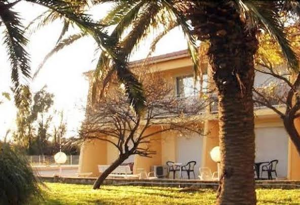 Hotel La Garenne Tresserre Buitenkant foto