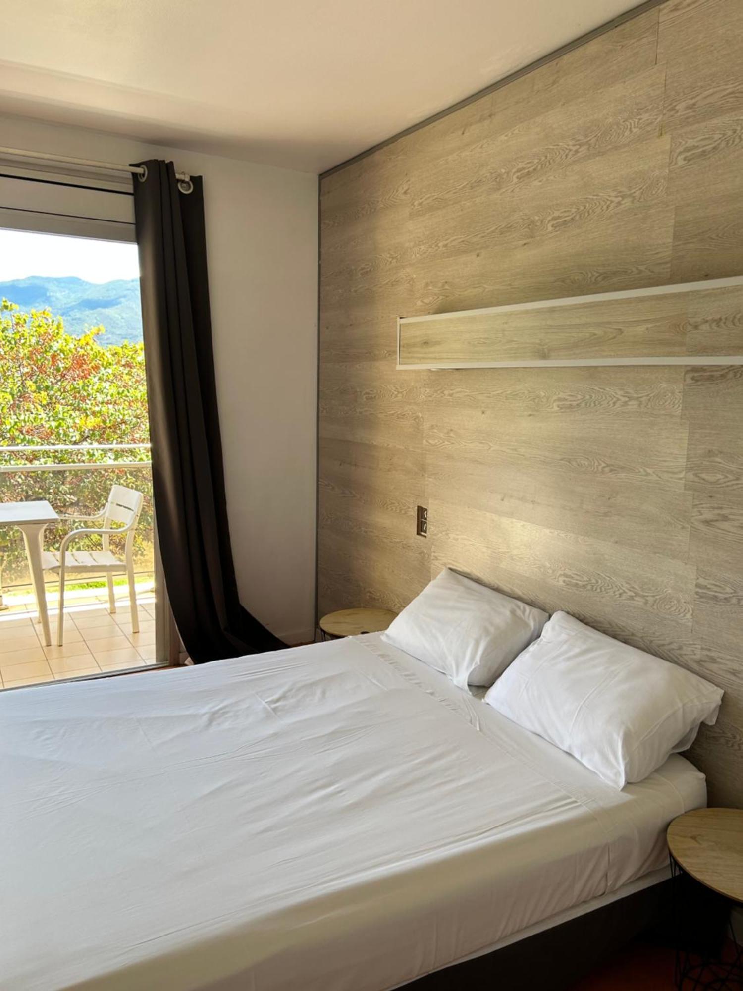 Hotel La Garenne Tresserre Buitenkant foto
